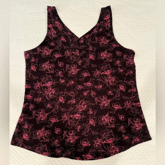 🆕 WHBM Double V-Neck Tank
Sketchy Poppy Dolce Black w/Pink flower print Size M - Picture 5 of 15